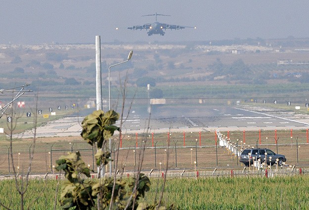 ABD'ye ait 8 askeri uçak İncirlik'te