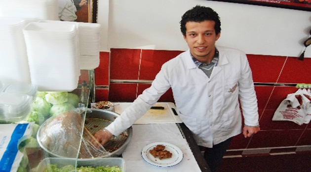 Avukat olmayı beklerken, savaştan kaçıp çiğ köfteci oldu