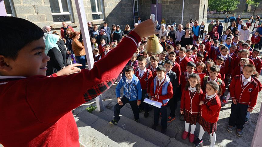 18 milyon öğrenci ders başı yaptı