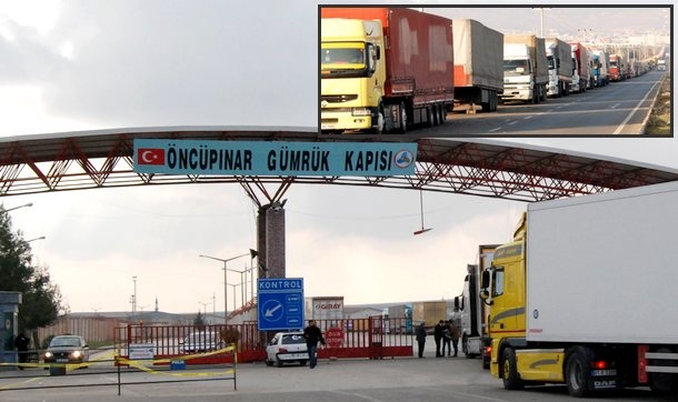 Suriye sınır kapıları kapandı, TIR'larda bekleyen ürünler bozuluyor
