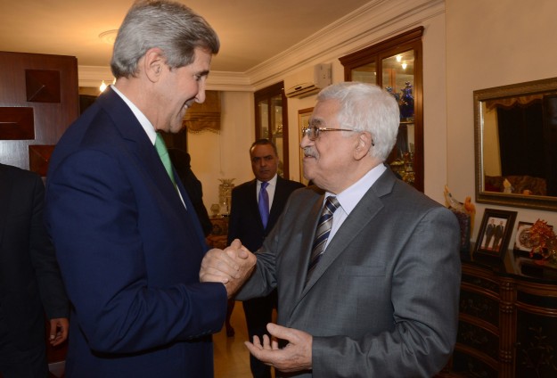 Kerry-Abbas görüşmesinde gerginlik