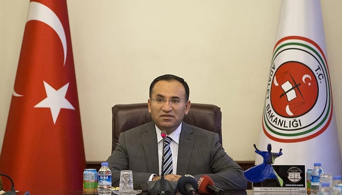 Bozdağ: Anayasa Mahkemesi, Anayasayı aşa aşa kararlar veriyor