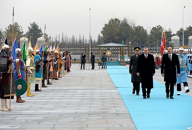 ''Diriliş'' Marşı ile karşıladı