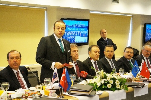 Egemen Bağış: Et ve tırnak olduğumuzu algılayarak beraber ter dökeceğiz