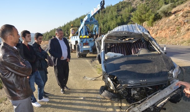 Bayram için ödünç alınan otomobildeki 3 kişi hayatını kaybetti