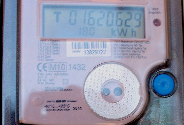 Elektrik sayaçları 2015'te daha çok dönecek
