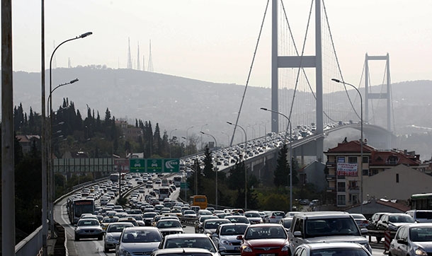 İstanbullular, yılın 24 gününü trafikte geçiriyor