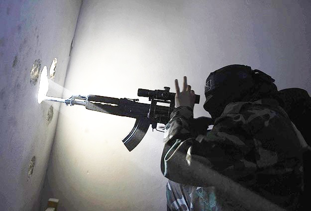 'İran Suriye'ye Afgan uçağıyla savaşçı taşıyor'