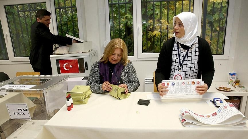 Avrupa'daki Türkler sandık başında