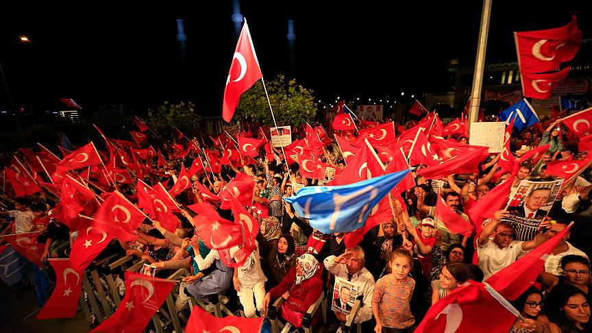 Cumhurbaşkanı Erdoğan, Külliye'den demokrasi nöbeti tutan vatandaşlara seslenecek
