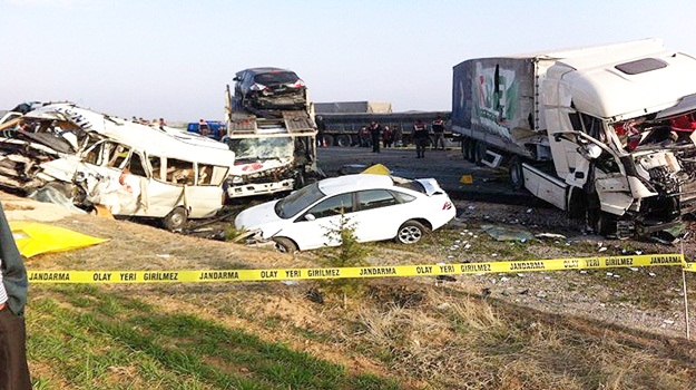 Konya'da trafik kazası: 9 ölü
