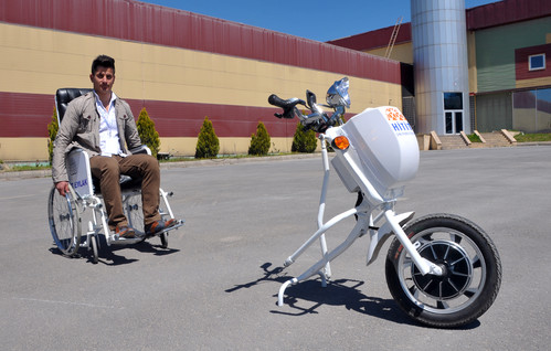 Engelliler için şarjı bitince yolda bırakmayan tekerlekli sandalye geliştirdiler