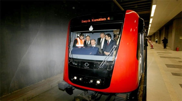 Başakşehir metrosu yolcu taşımaya başladı