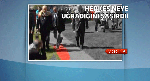 Ayağı takılan Bahçeli yere düştü! - O AN