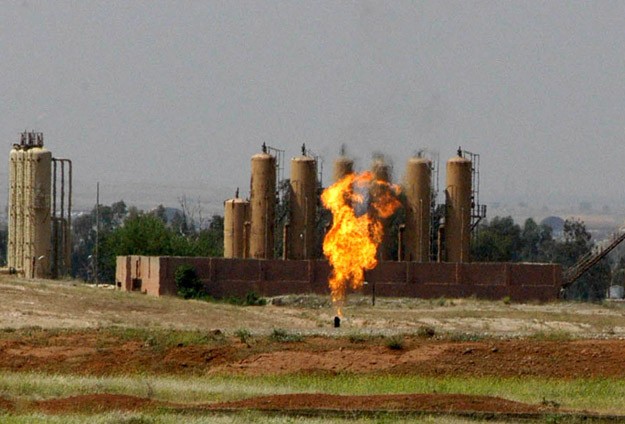 DAEŞ Irak'ın petrol üretimine zarar veriyor