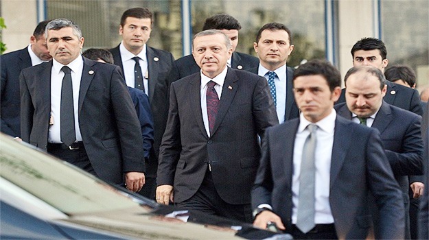 Başbakan Erdoğan'dan Bakan Elvan'e ziyaret