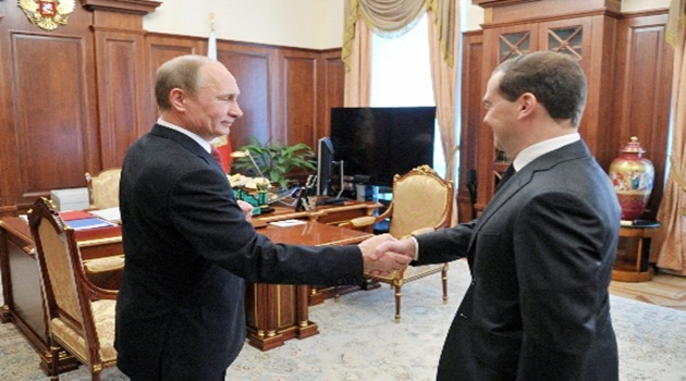 Putin'den hükümete küresel ekonomik kriz uyarısı