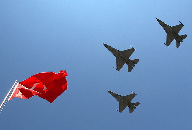 Suriye'den Türk jetlerine "taciz"