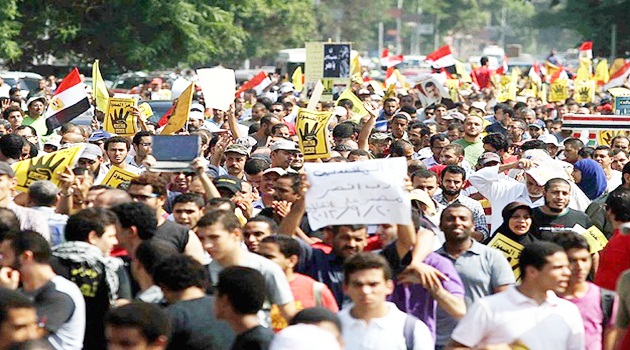 Mısır'da darbe karşıtı gösteriler sürüyor