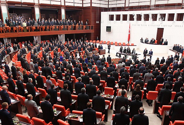 4 eski bakanla ilgili soruşturma önergesi TBMM'de