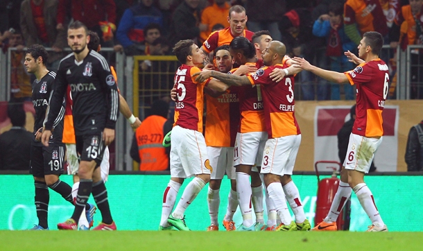 Galatasaray, Beşiktaş'tan 3 puanı penaltıyla aldı