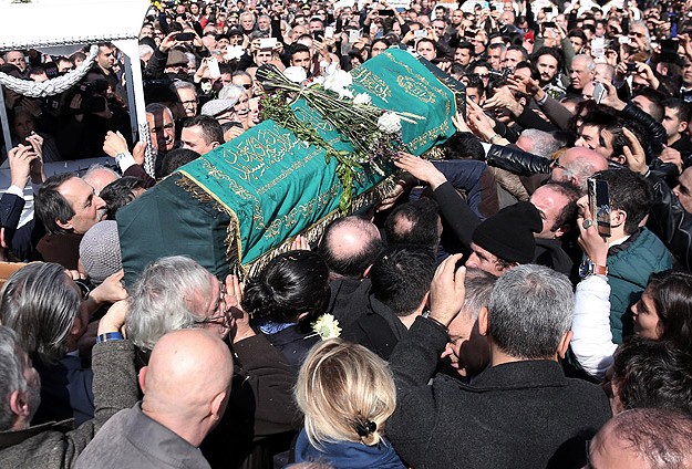 Yaşar Kemal son yolculuğuna uğurlandı