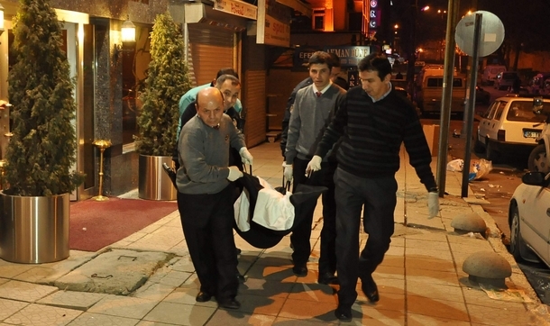 Amerika vatandaşı otelde ölü bulundu