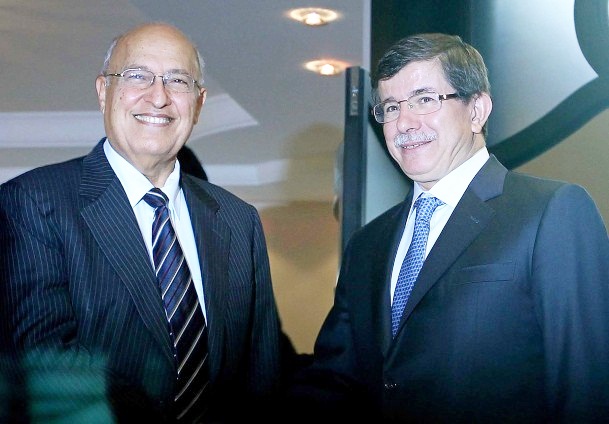 Davutoğlu'nun ziyareti iyi bir adım