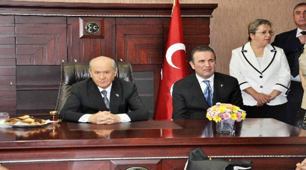 Bahçeli: Başbakan, Türk milletine Yalan Rüzgarı dizisini oynatmaya başladı
