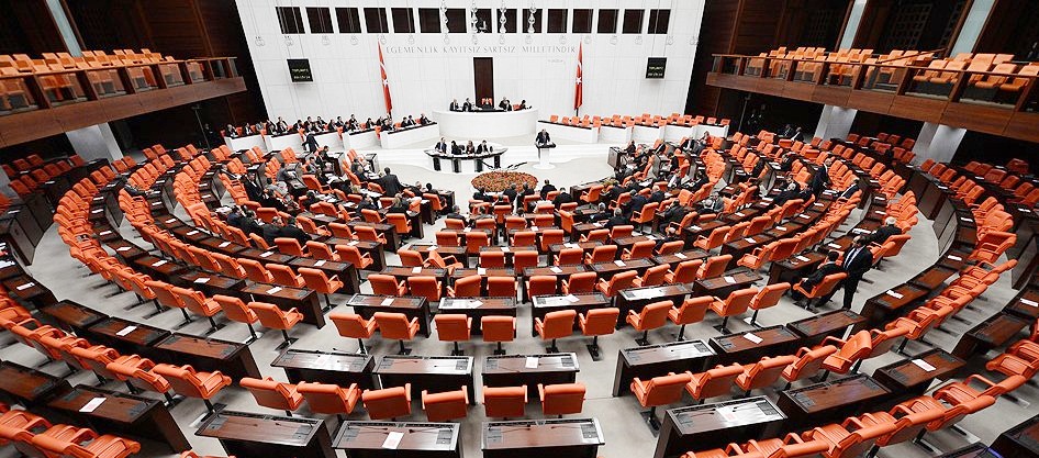 TBMM'nin gündemi ''bedelli askerlik'' ve 2/B
