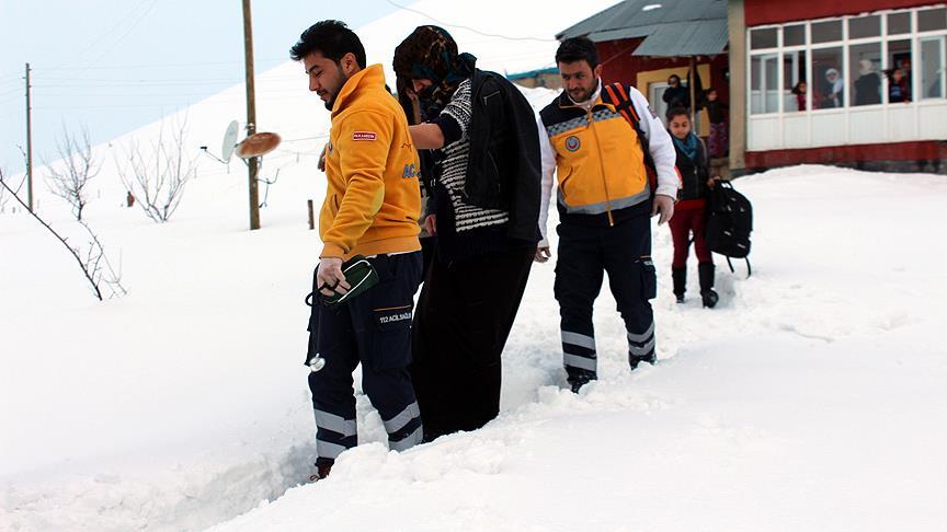 Doğum sancısı başlayan kadın için seferber oldular