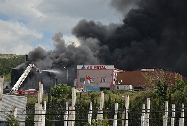 Kocaeli'de fabrika yangını
