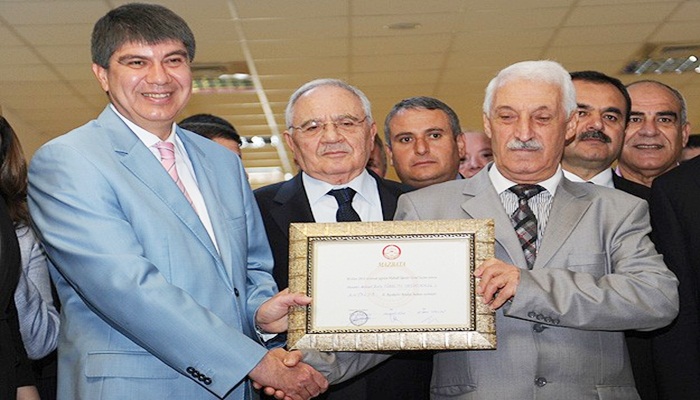 Menderes Türel mazbatasını aldı