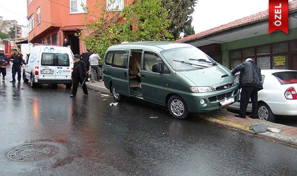 Ters yöne giren minibüs, mahalleyi ayağa kaldırdı