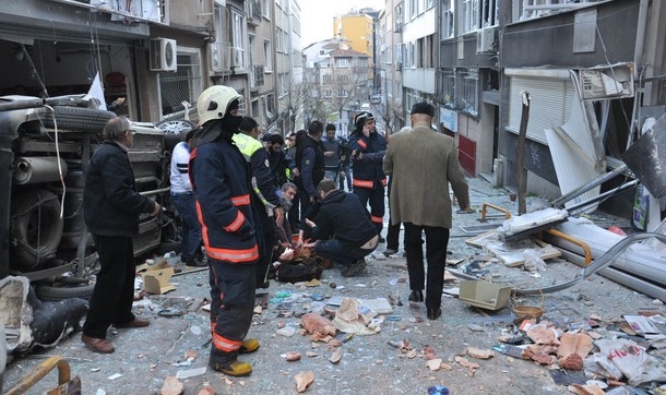 Taksim'de patlama oldu, ortalık savaş alanına döndü