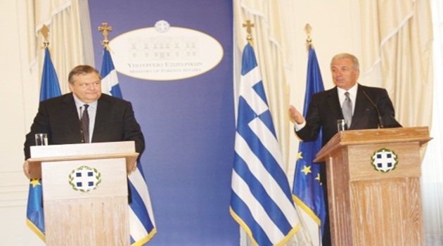 Atina, müdahale ve üslerin kullanılmasına yeşil ışık yaktı
