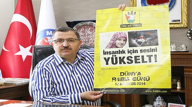 "Rabia" için meydanlara iniliyor
