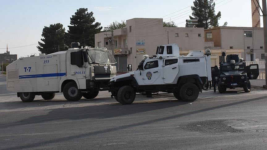 Diyarbakır'da kendini kazara vuran polis şehit oldu