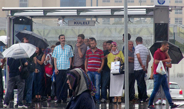 İstanbul'da sağanak yağış etkili oldu