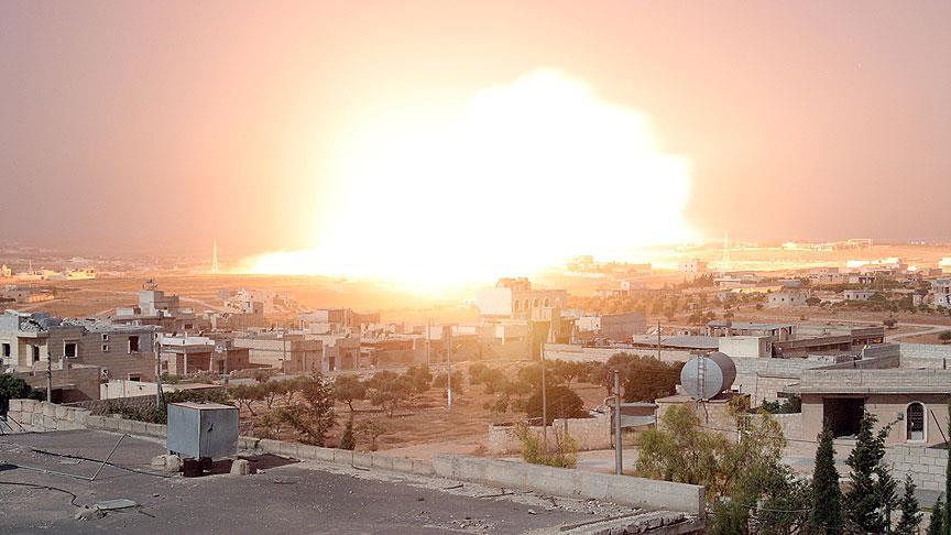 Rus uçakları Halep'i fosfor bombasıyla vurdu