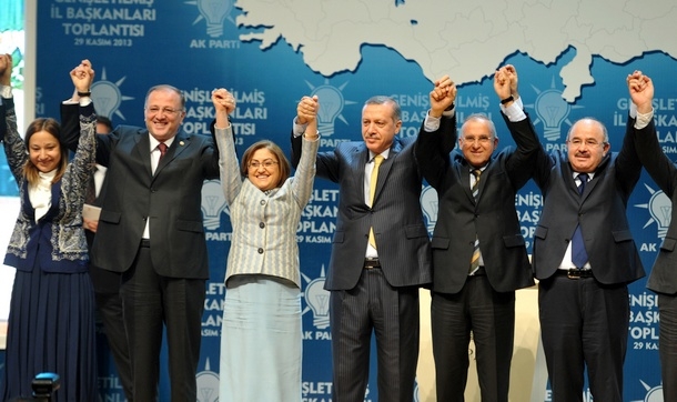 Erdoğan, 6'sı büyükşehir 21 ilin belediye başkan adayını açıkladı