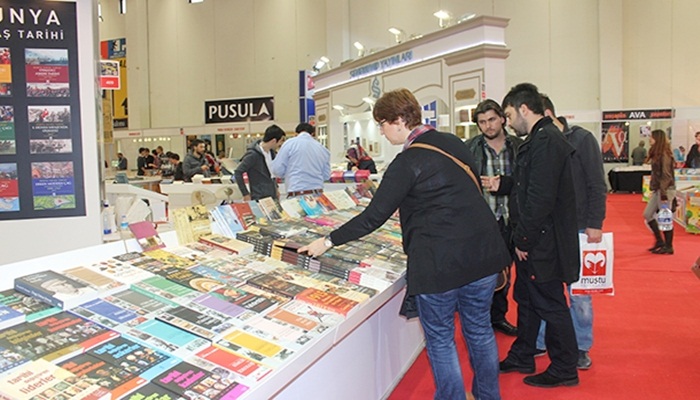 Kitap, sevenleriyle buluşuyor