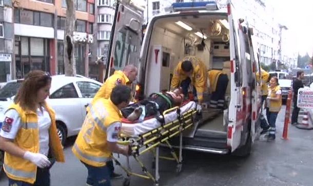 Alevlerden kaçarken 5. kattan düştü