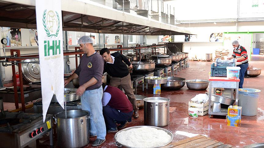 Türkiye'nin yardım eli Suriye'ye uzandı