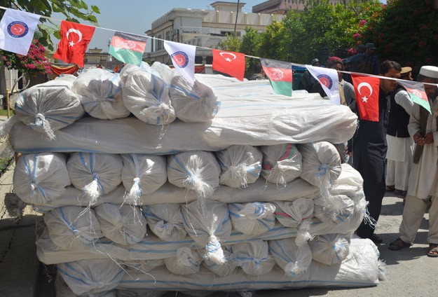 TİKA'dan Afganistan'daki 200 aileye çadır