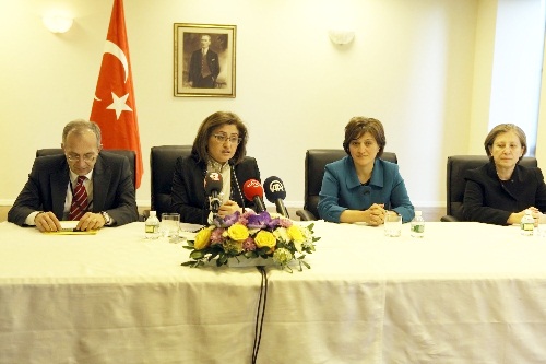 Bakan Şahin: Dünya, Suriye'de üç maymunu oynuyor