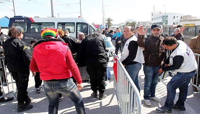 Tunuslular "teröre karşı" yürüyor