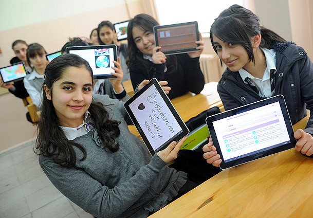 Öğrenci tabletine sahip çıktı
