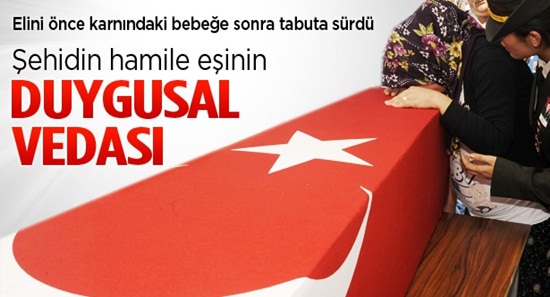 Şehidin hamile eşinin duygusal vedası