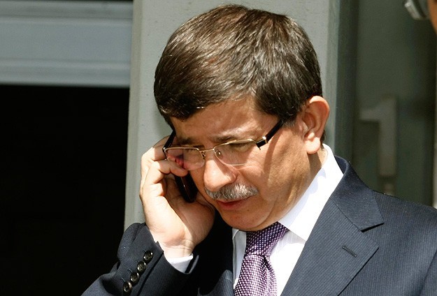 Başbakan Davutoğlu'ndan telefon diplomasisi
